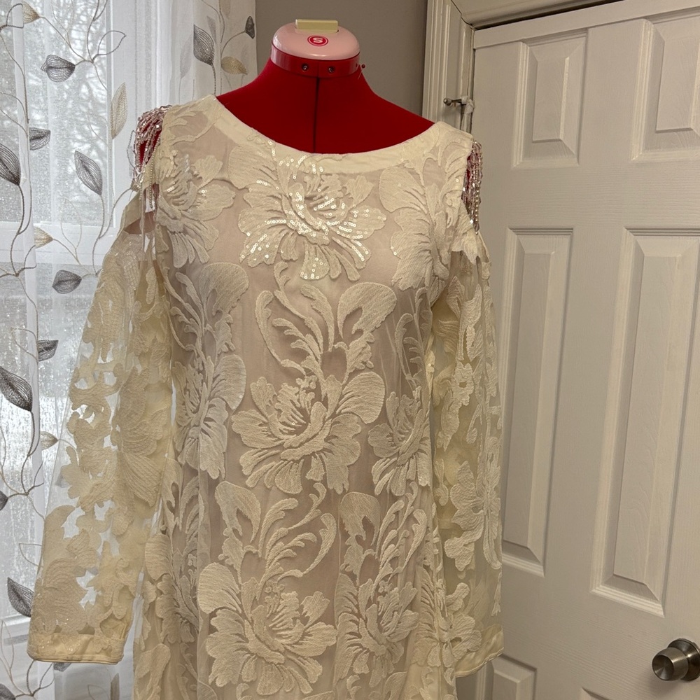 Elegant White Lace Dress
